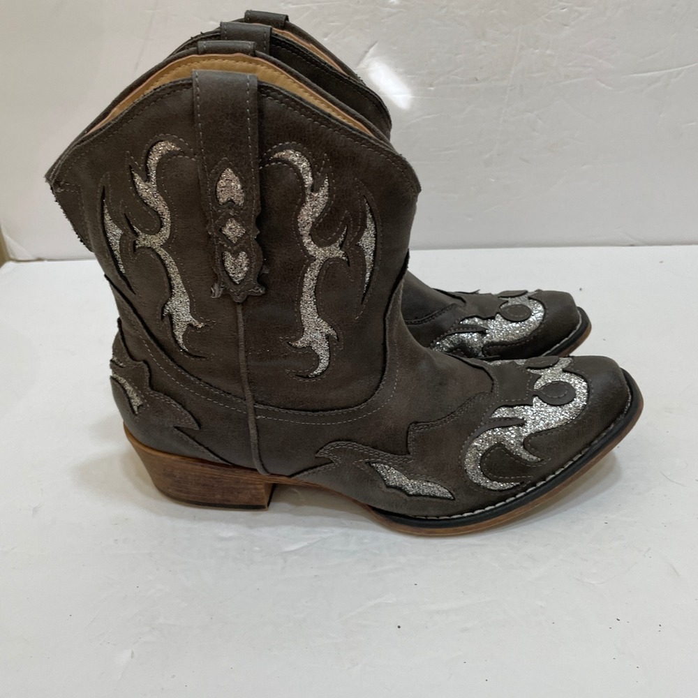DAHNA RAYE BOOTIES IN BLACK VEGAN LEATHER